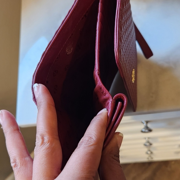 Tory Burch 3 fold wristlet - Picture 4 of 4
